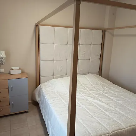 Ampeli Garden Apartment Áfitos