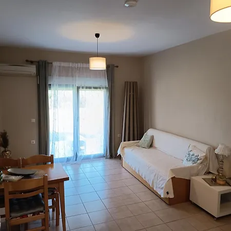 Ampeli Garden Apartment *
