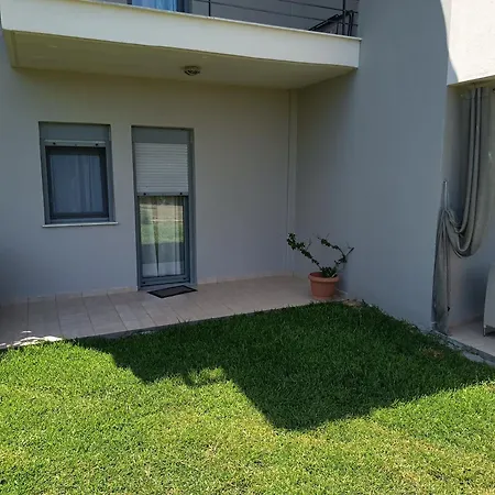 Ampeli Garden Apartment *