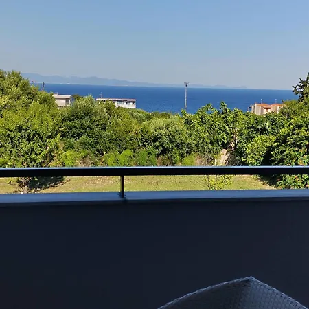 Ampeli Garden Apartment